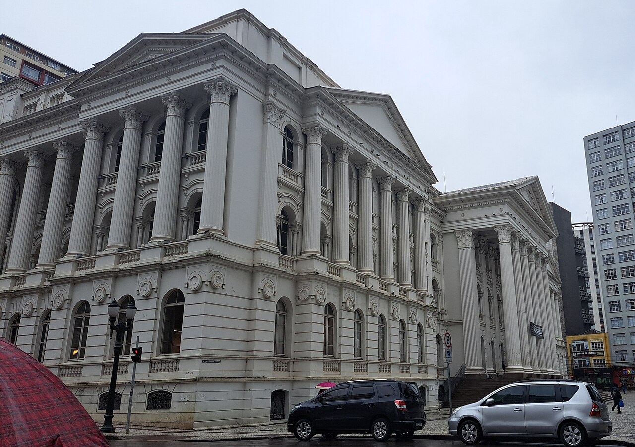 Prédio histórico da Universidade Federal do Paraná, em Curitiba